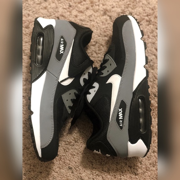 Nike Shoes - 🆕 Nike Air Max Sneakers